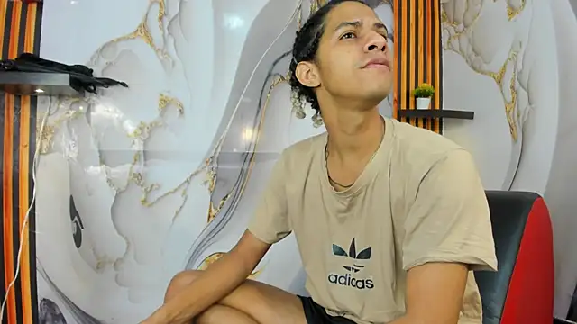 Snapshot of Victor_LatinBoy chatting on 01.09.26 Victor LatinBoy online show from 01.09.26