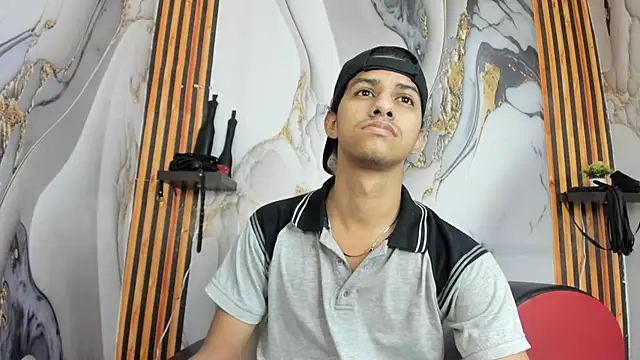 Snapshot of Victor_LatinBoy chatting on 01.15.26 Victor LatinBoy online show from 01.15.26