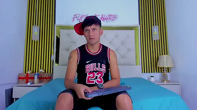 Snapshot of Sweet_kevin1 chatting on 01.10.26 Sweet kevin1 online show from 01.10.26