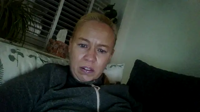 jennyblondeuk online show from 02.09.26
