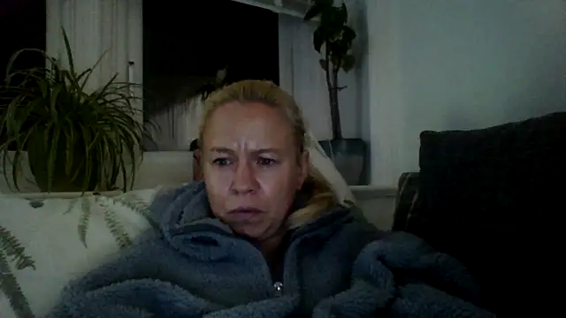 jennyblondeuk online show from 02.12.26
