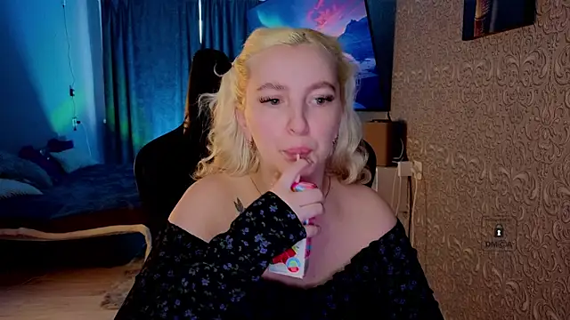 Snapshot of Eva_Vibe_ chatting on 05.17.26 Eva Vibe online show from 05.17.26
