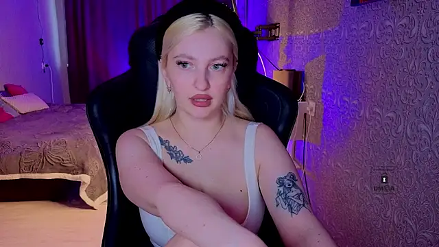 Snapshot of Eva_Vibe_ chatting on 05.26.26 Eva Vibe online show from 05.26.26