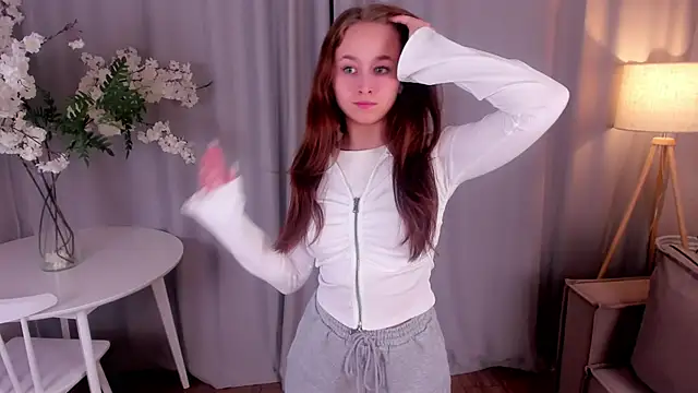 Snapshot of Julie_Lamb chatting on 01.08.26 Julie Lamb online show from 01.08.26