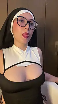 EmmaInPink online show from 02.21.26