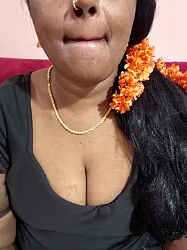 Snapshot of siri_tamiltelugu chatting on 04.05.26 siri tamiltelugu online show from 04.05.26