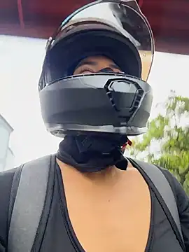 Snapshot of Ema_Rose_ chatting on 03.25.26 Ema Rose online show from 03.25.26