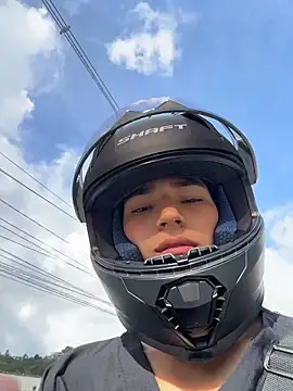 Snapshot of Ema_Rose_ chatting on 04.15.26 Ema Rose online show from 04.15.26