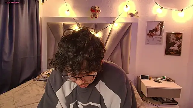 VelvetKai nom online show from 04.15.26