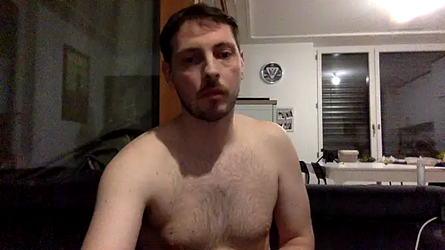 Snapshot of amateurslave chatting on 12.21.25 amateurslave online show from 12.21.25