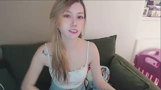 Snapshot of whitecat13 chatting on 05.25.26 whitecat13 online show from 05.25.26