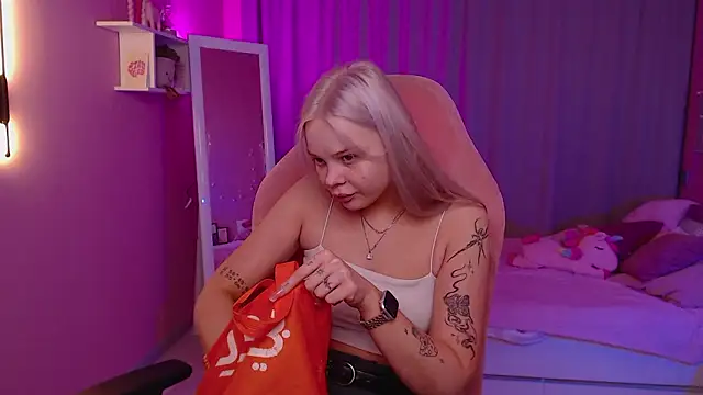 Leslie Caronn online show from 03.19.26