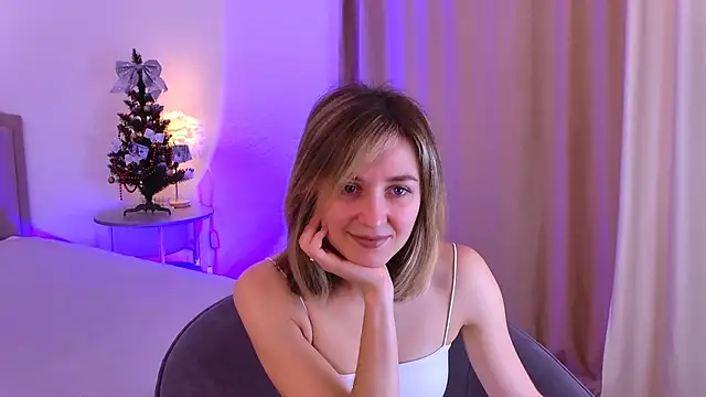 Snapshot of EmeraldGlow chatting on 01.07.26 EmeraldGlow online show from 01.07.26