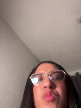 Snapshot of ValentinaEvanz chatting on 06.21.26 ValentinaEvanz online show from 06.21.26