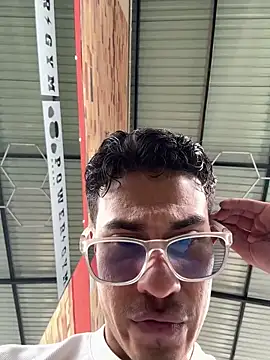 Snapshot of Latin_Paisa_Boy chatting on 05.31.26 Latin Paisa Boy online show from 05.31.26