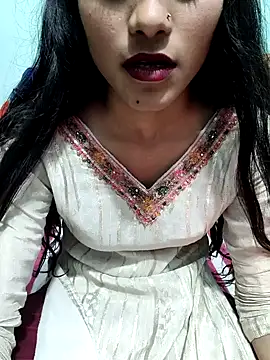 Yours-Zeenat online show from 01.16.26