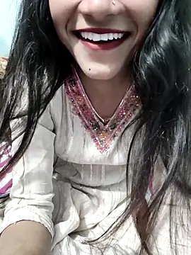 Yours-Zeenat online show from 02.05.26