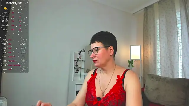 Snapshot of JennyMons chatting on 04.21.26 JennyMons online show from 04.21.26