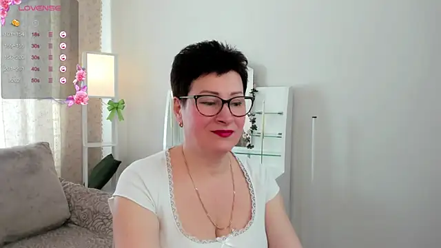 Snapshot of JennyMons chatting on 04.29.26 JennyMons online show from 04.29.26