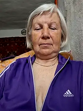 Snapshot of KlaudiaDarling chatting on 04.24.26 KlaudiaDarling online show from 04.24.26
