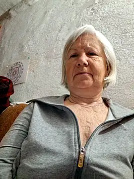 Snapshot of KlaudiaDarling chatting on 05.14.26 KlaudiaDarling online show from 05.14.26