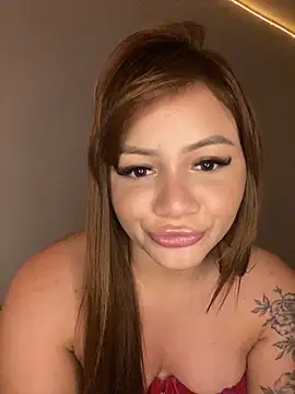 Snapshot of Isisbennett chatting on 04.16.26 Isisbennett online show from 04.16.26