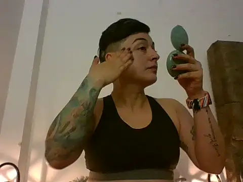 Snapshot of kat_paradise chatting on 02.01.26 kat paradise online show from 02.01.26