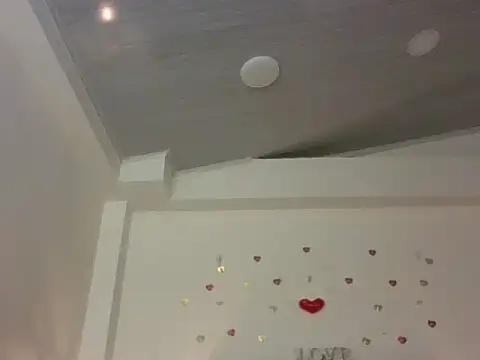 Snapshot of kat_paradise chatting on 02.14.26 kat paradise online show from 02.14.26