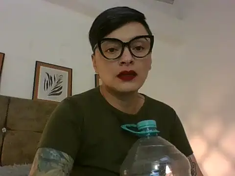 Snapshot of kat_paradise chatting on 02.19.26 kat paradise online show from 02.19.26