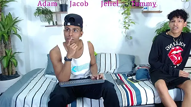 Interracial Snow Bunny online show from 01.13.26