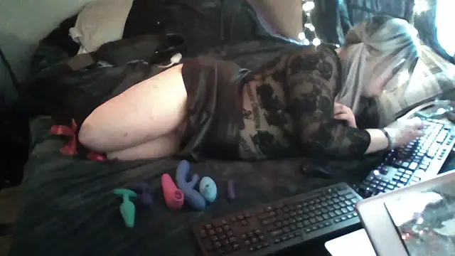 Snapshot of UnpleasantFan156 chatting on 01.16.26 UnpleasantFan156 online show from 01.16.26