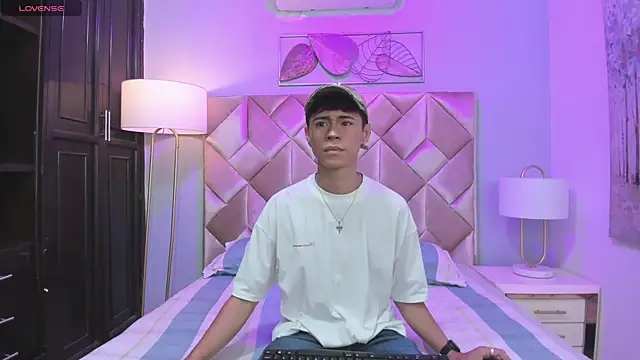 Snapshot of Dante_x06 chatting on 01.14.26 Dante x06 online show from 01.14.26