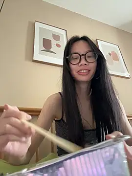 PetiteTight online show from 05.18.26