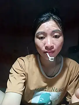 Snapshot of Hiniyk2 chatting on 04.22.26 Hiniyk2 online show from 04.22.26
