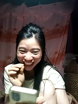 Snapshot of Hiniyk2 chatting on 04.30.26 Hiniyk2 online show from 04.30.26