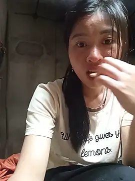 Snapshot of Hiniyk2 chatting on 05.29.26 Hiniyk2 online show from 05.29.26