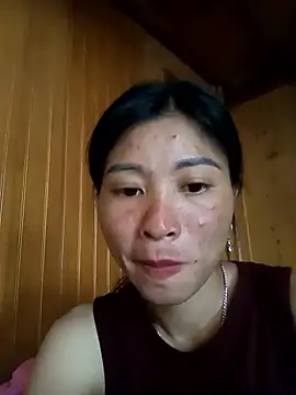 Snapshot of Hiniyk2 chatting on 06.14.26 Hiniyk2 online show from 06.14.26