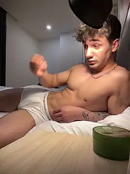 Snapshot of nomorelies chatting on 04.15.26 nomorelies online show from 04.15.26