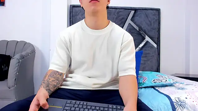 Snapshot of Liam_saint chatting on 02.04.26 Liam saint online show from 02.04.26