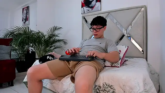 Snapshot of Liam_saint chatting on 02.24.26 Liam saint online show from 02.24.26