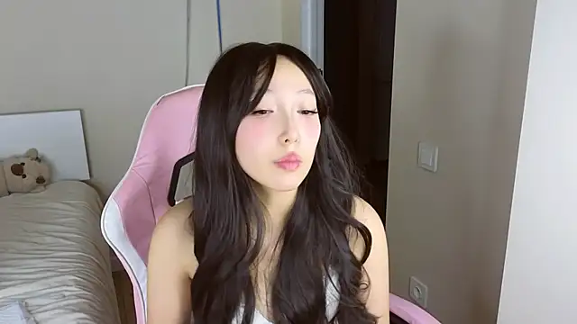 jasmilee online show from 03.04.26