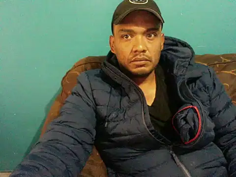 latinomoreno95 online show from 02.11.26