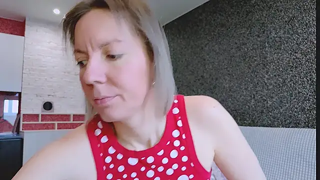 Snapshot of Amanda_Luxe chatting on 03.05.26 Amanda Luxe online show from 03.05.26