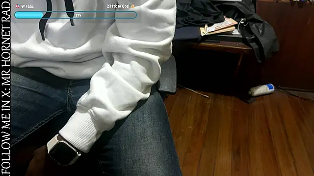 Snapshot of s_hornet chatting on 05.11.26 s hornet online show from 05.11.26