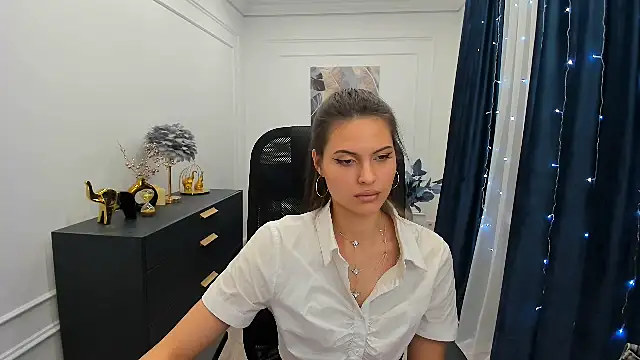 LeslieSvilti online show from 01.11.26