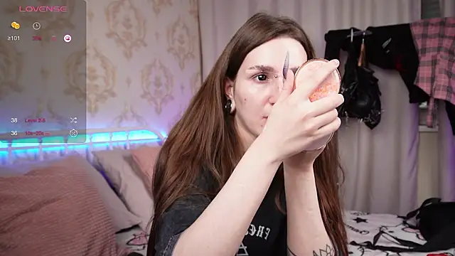 Snapshot of Alice_Goth chatting on 01.19.26 Alice Goth online show from 01.19.26