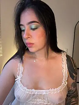 Snapshot of evelynrosess1 chatting on 06.05.26 evelynrosess1 online show from 06.05.26