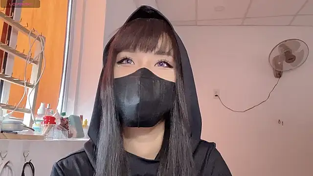 Snapshot of Tieu-May chatting on 02.14.26 Tieu-May online show from 02.14.26