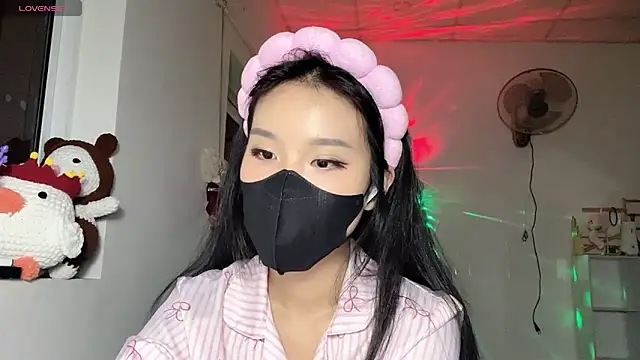 Tieu-May online show from 05.12.26