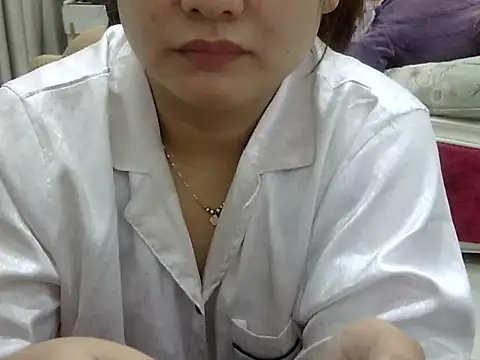 Snapshot of Sarah_no_land chatting on 04.19.26 Sarah no land online show from 04.19.26
